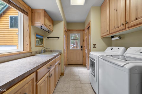 Tiny photo for 14879 Chuckwagon Court, Sisters, OR 97759 (MLS # 220223198)
