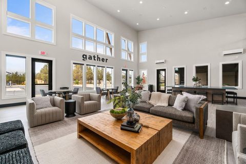 Tiny photo for 20732 SE Scout Place, Bend, OR 97702 (MLS # 220220088)