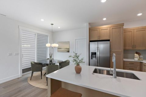 Tiny photo for 20732 SE Scout Place, Bend, OR 97702 (MLS # 220220088)