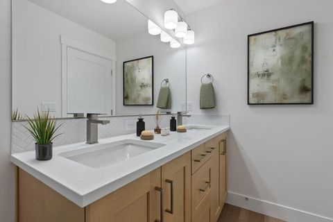 Tiny photo for 20732 SE Scout Place, Bend, OR 97702 (MLS # 220220088)