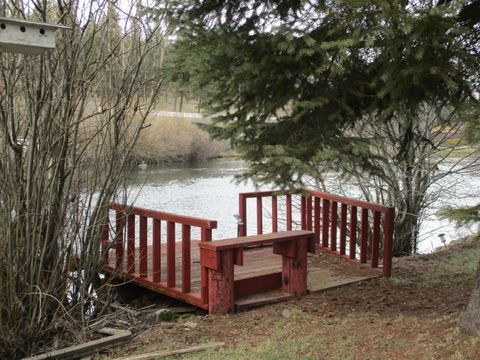 Tiny photo for 414 N Baker Avenue, Chiloquin, OR 97624 (MLS # 220217018)