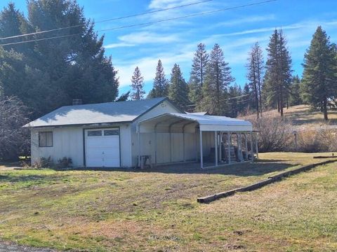 Tiny photo for 414 N Baker Avenue, Chiloquin, OR 97624 (MLS # 220217018)