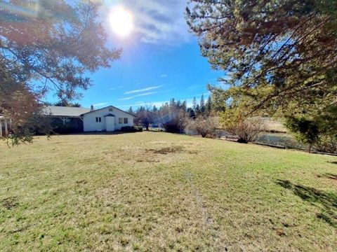 Tiny photo for 414 N Baker Avenue, Chiloquin, OR 97624 (MLS # 220217018)