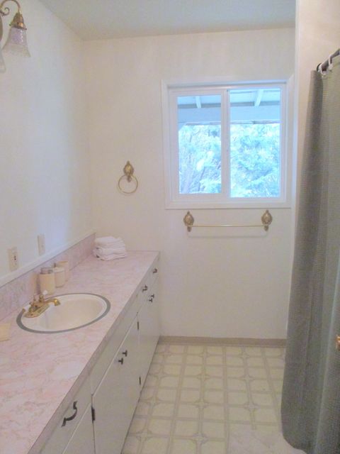 Tiny photo for 414 N Baker Avenue, Chiloquin, OR 97624 (MLS # 220217018)