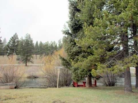 Tiny photo for 414 N Baker Avenue, Chiloquin, OR 97624 (MLS # 220217018)