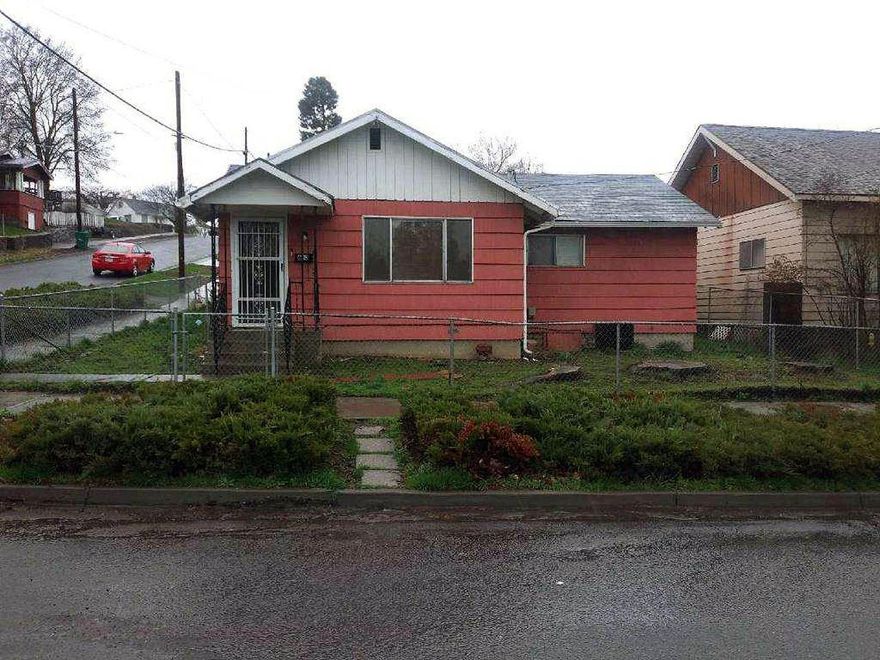 This charming 2 bedroom 1 bath home, close to shopping and OIT, Fenced yard, corner lot, being sold as is