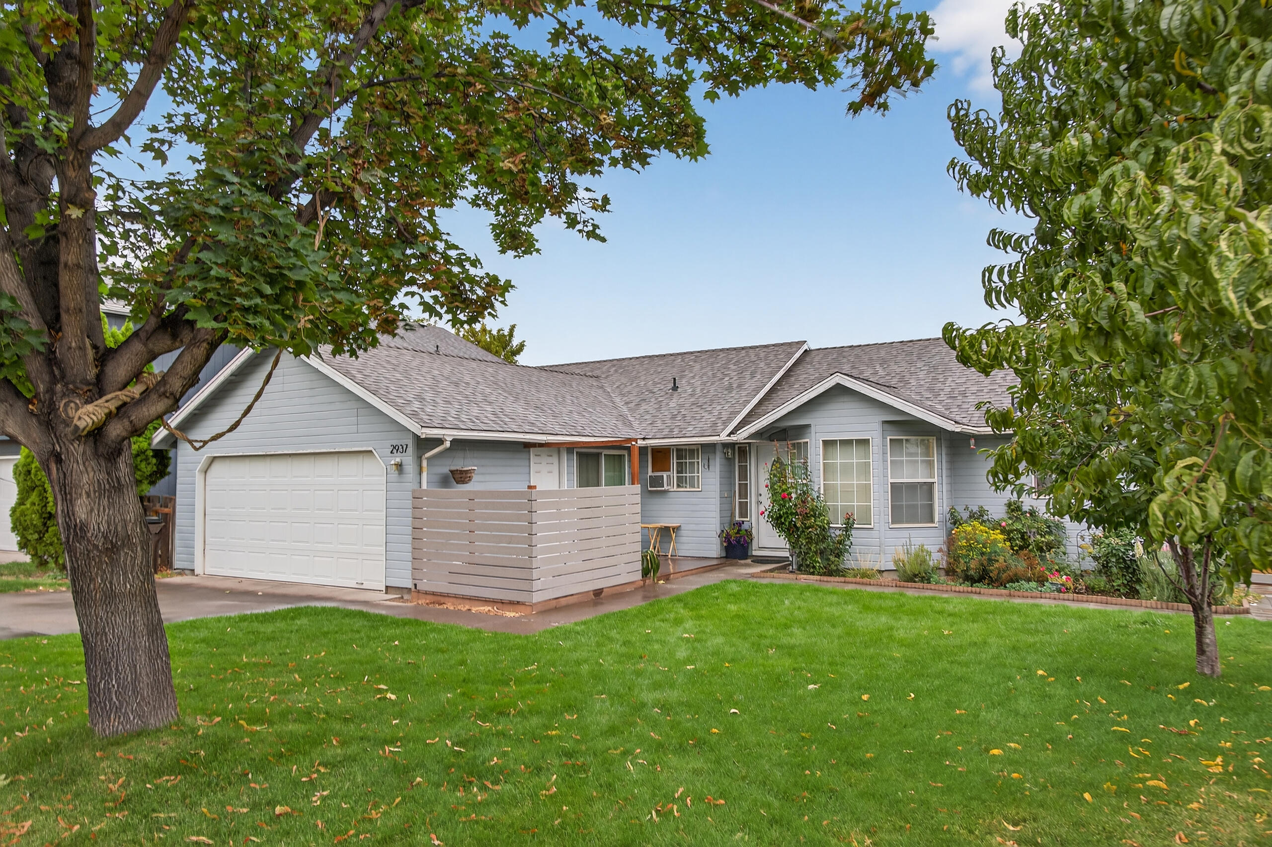 2937 SW Salmon Avenue