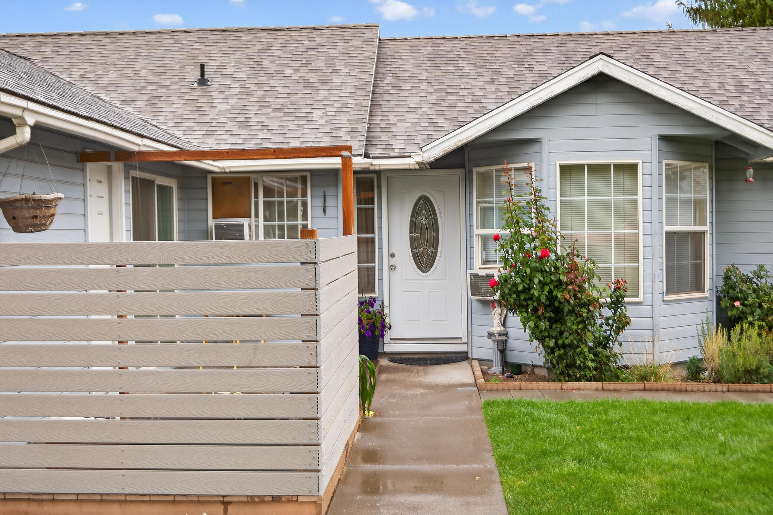 2937 SW Salmon Avenue