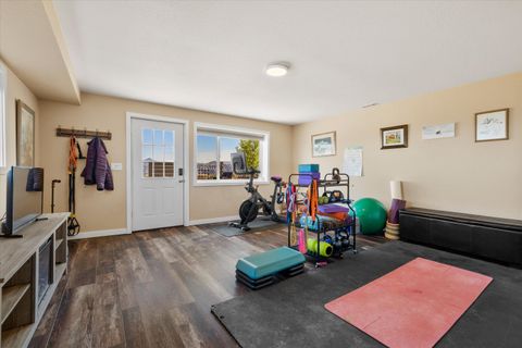 Tiny photo for 3124 NW Lynch Way, Redmond, OR 97756 (MLS # 220219617)