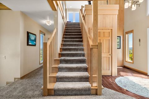 Tiny photo for 3124 NW Lynch Way, Redmond, OR 97756 (MLS # 220219617)