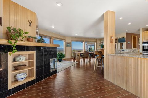 Tiny photo for 3124 NW Lynch Way, Redmond, OR 97756 (MLS # 220219617)