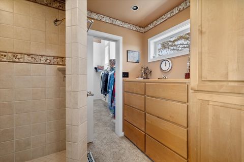 Tiny photo for 3124 NW Lynch Way, Redmond, OR 97756 (MLS # 220219617)