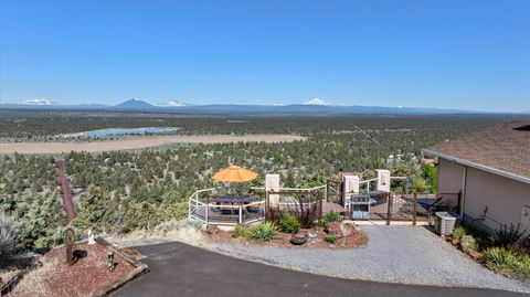 Tiny photo for 3124 NW Lynch Way, Redmond, OR 97756 (MLS # 220219617)