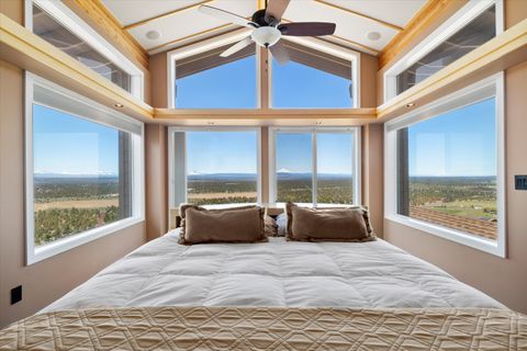 Tiny photo for 3124 NW Lynch Way, Redmond, OR 97756 (MLS # 220219617)