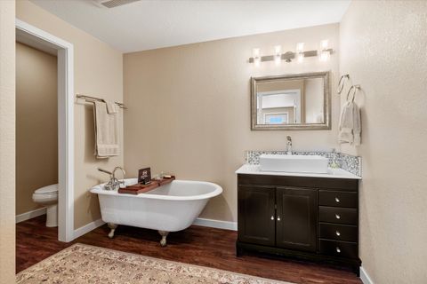 Tiny photo for 3124 NW Lynch Way, Redmond, OR 97756 (MLS # 220219617)