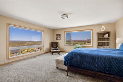 Tiny photo for 3124 NW Lynch Way, Redmond, OR 97756 (MLS # 220219617)