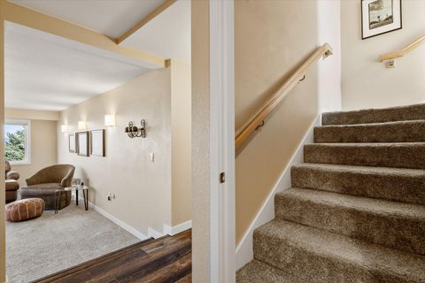 Tiny photo for 3124 NW Lynch Way, Redmond, OR 97756 (MLS # 220219617)