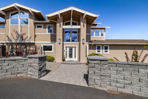 Tiny photo for 3124 NW Lynch Way, Redmond, OR 97756 (MLS # 220219617)