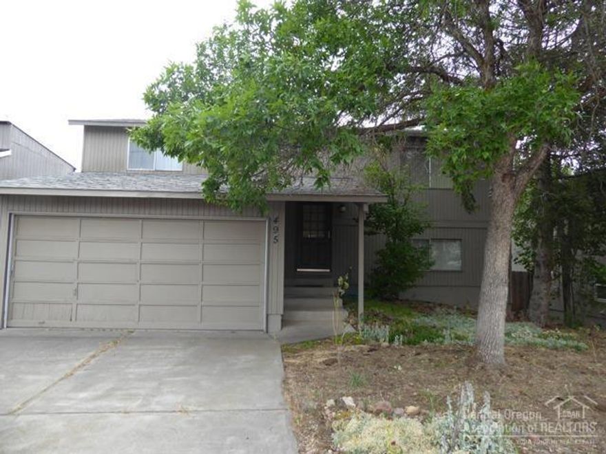 Mature trees surrounding this 3 bedroom, 2 bath, split entry home. Big family room downstairs and fenced back yard. Perfect for first time buyer or a large family.