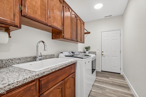 Tiny photo for 2473 Greenfield Court, Medford, OR 97504 (MLS # 220226665)