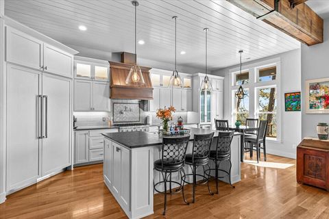 Tiny photo for 815 Gold Rush Way, Jacksonville, OR 97530 (MLS # 220214373)