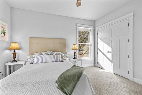 Tiny photo for 815 Gold Rush Way, Jacksonville, OR 97530 (MLS # 220214373)