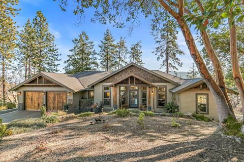 Photo of 815 Gold Rush Way, Jacksonville, OR 97530 (MLS # 220214373)