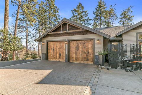 Tiny photo for 815 Gold Rush Way, Jacksonville, OR 97530 (MLS # 220214373)