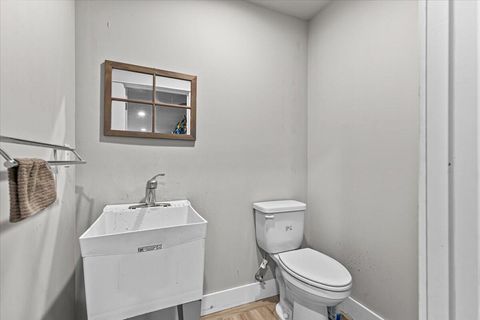 Tiny photo for 815 Gold Rush Way, Jacksonville, OR 97530 (MLS # 220214373)