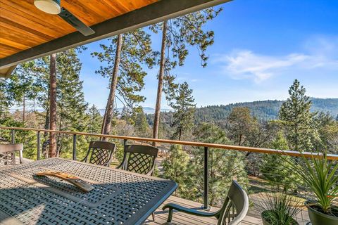 Tiny photo for 815 Gold Rush Way, Jacksonville, OR 97530 (MLS # 220214373)