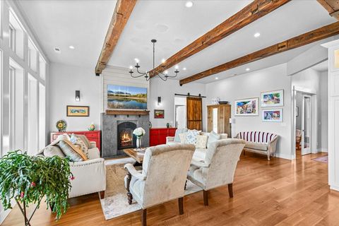 Tiny photo for 815 Gold Rush Way, Jacksonville, OR 97530 (MLS # 220214373)