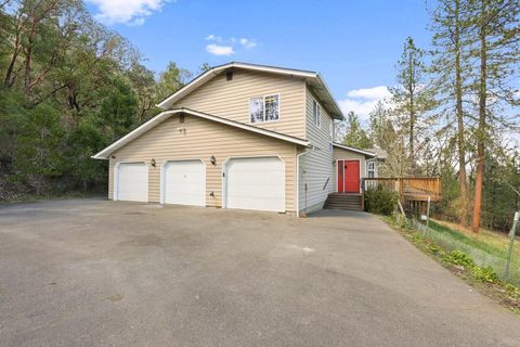Tiny photo for 1100 Riverbanks Road, Grants Pass, OR 97527 (MLS # 220216875)