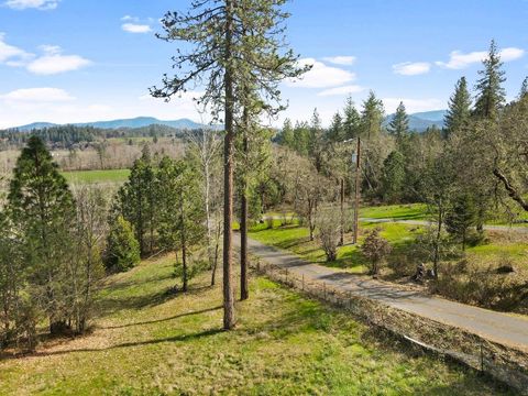 Tiny photo for 1100 Riverbanks Road, Grants Pass, OR 97527 (MLS # 220216875)