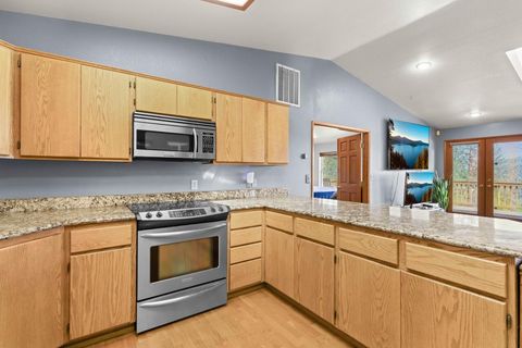 Tiny photo for 1100 Riverbanks Road, Grants Pass, OR 97527 (MLS # 220216875)