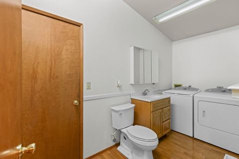 Tiny photo for 1100 Riverbanks Road, Grants Pass, OR 97527 (MLS # 220216875)