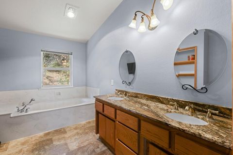 Tiny photo for 1100 Riverbanks Road, Grants Pass, OR 97527 (MLS # 220216875)