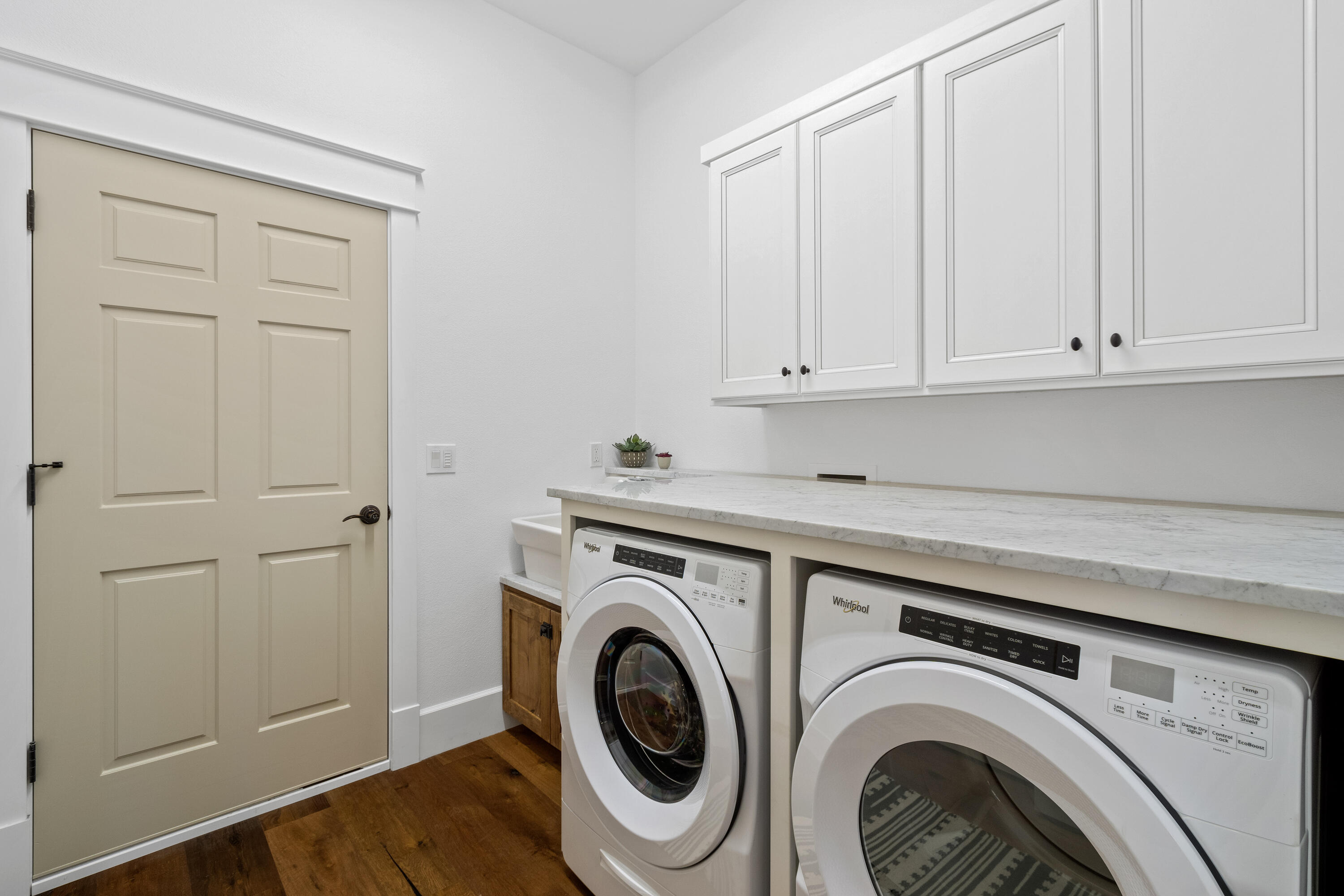 Skyliner Summit - Residential