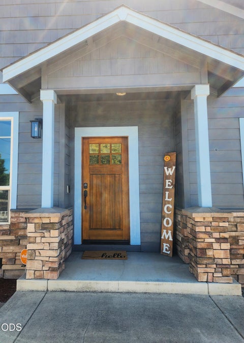 Tiny photo for 3806 Valley Meadows Drive, White City, OR 97503 (MLS # 220225948)