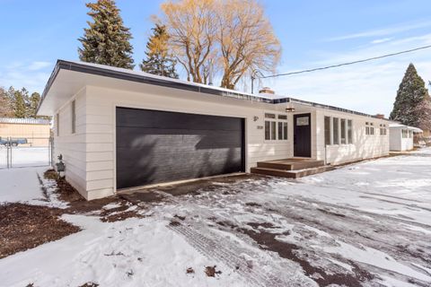Tiny photo for 3939 Hope Street, Klamath Falls, OR 97603 (MLS # 220215700)