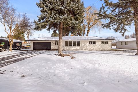 Tiny photo for 3939 Hope Street, Klamath Falls, OR 97603 (MLS # 220215700)