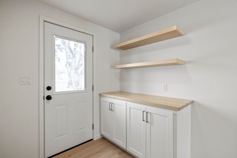 Tiny photo for 3939 Hope Street, Klamath Falls, OR 97603 (MLS # 220215700)