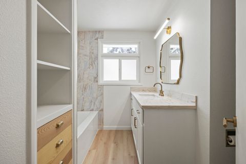 Tiny photo for 3939 Hope Street, Klamath Falls, OR 97603 (MLS # 220215700)