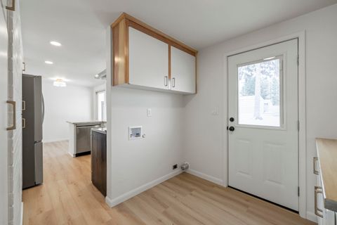 Tiny photo for 3939 Hope Street, Klamath Falls, OR 97603 (MLS # 220215700)