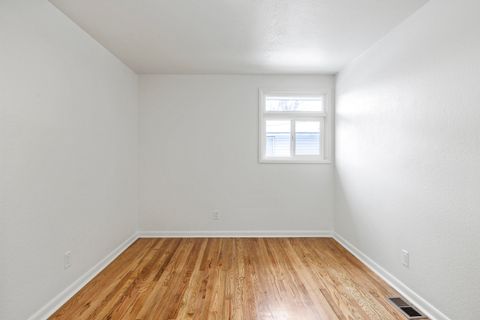 Tiny photo for 3939 Hope Street, Klamath Falls, OR 97603 (MLS # 220215700)