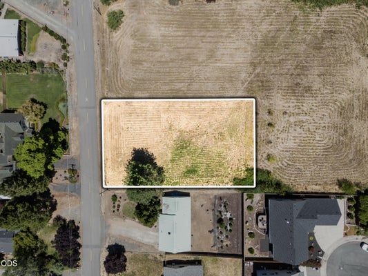 BROADWAY ST, ROGUE RIVER, OR 97537 - Image ff59be8d1a50345e2bb839e62ab2fe14/4175295708