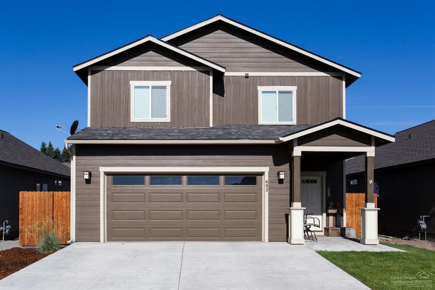 Come see this move in ready, Earth Advantage, nearly new construction home. Features large open great room with wood laminate flooring. Beautiful kitchen with pantry and breakfast bar. Generous Master Suite with large walk in closet. High efficiency gas furnace with AC. Dog run. Close to shopping, walking distance to Worthy, schools, and medical facilities. Call today for a showing.