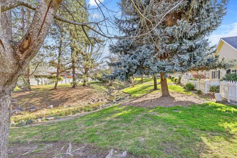 Tiny photo for 369 Meadow Drive, Ashland, OR 97520 (MLS # 220214909)