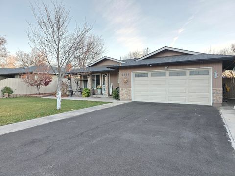 Photo of 2816 Reclamation Avenue, Klamath Falls, OR 97603 (MLS # 220212040)