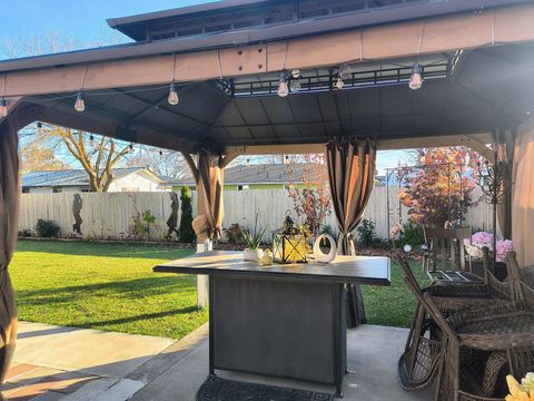 Tiny photo for 2816 Reclamation Avenue, Klamath Falls, OR 97603 (MLS # 220212040)