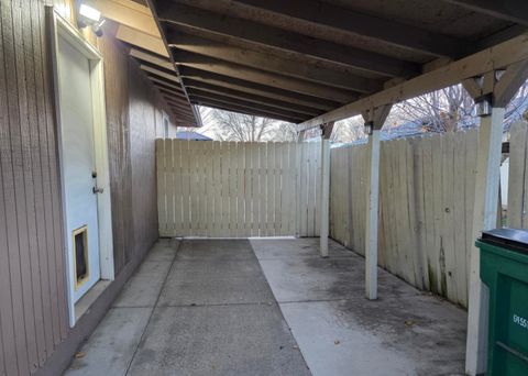 Tiny photo for 2816 Reclamation Avenue, Klamath Falls, OR 97603 (MLS # 220212040)